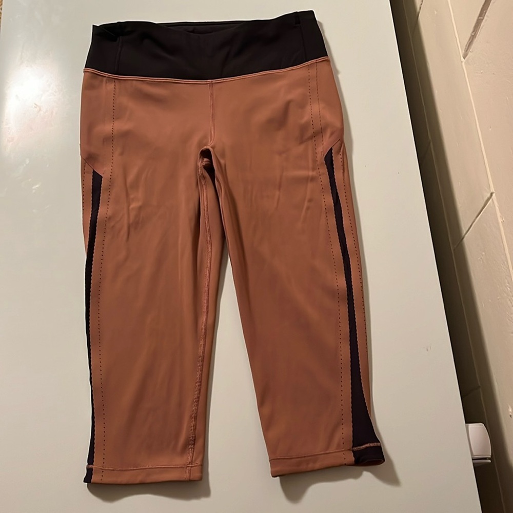 Lulumelon crop leggings